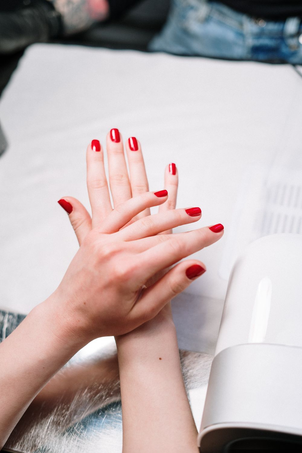 Manicure żelowy w studio NOIR Nails